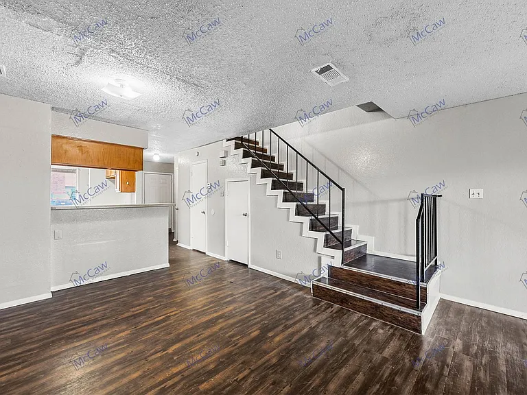 2198 Aspen Dr — Photo 5
