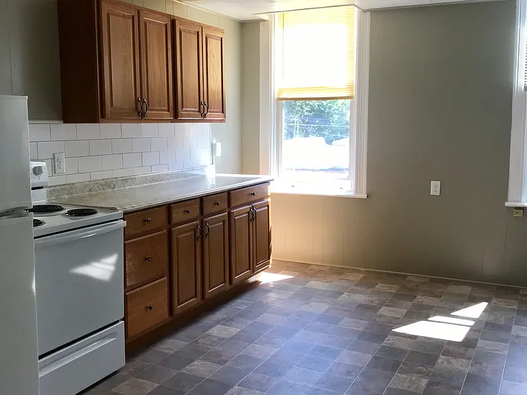 253 1/2 E 3rd St #6 — Photo 3