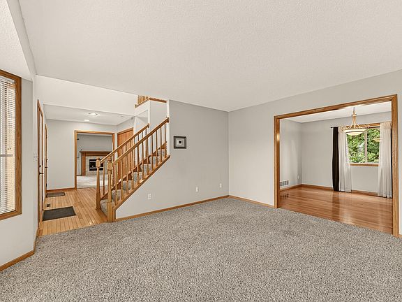 5th image of 931 Pine Ct NE
