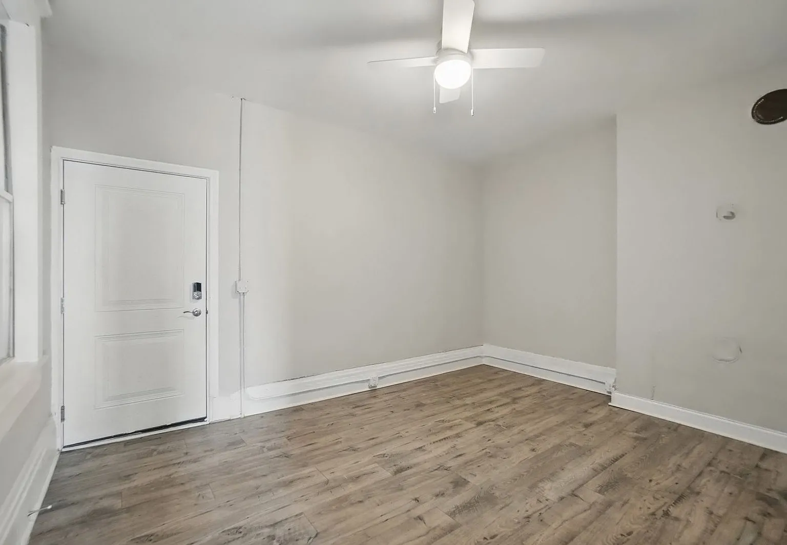 Studio, 1.0 bath, 600 sqft, $875 — Photo 4