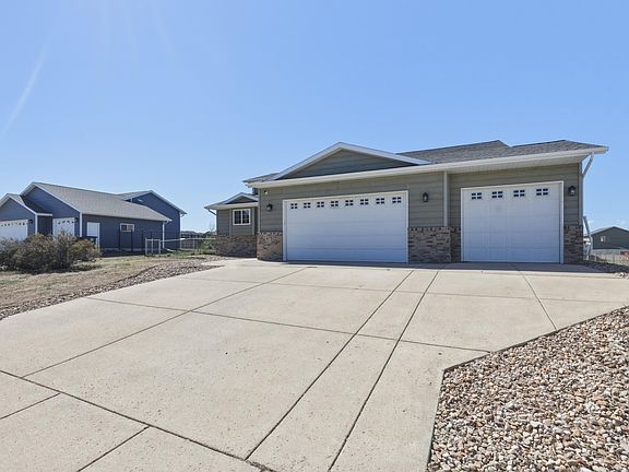 3rd image of 475 Freude Ln