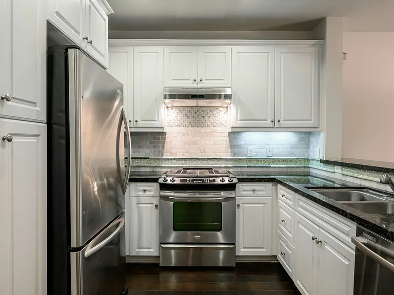 2349 Jefferson St #121 — Photo 4