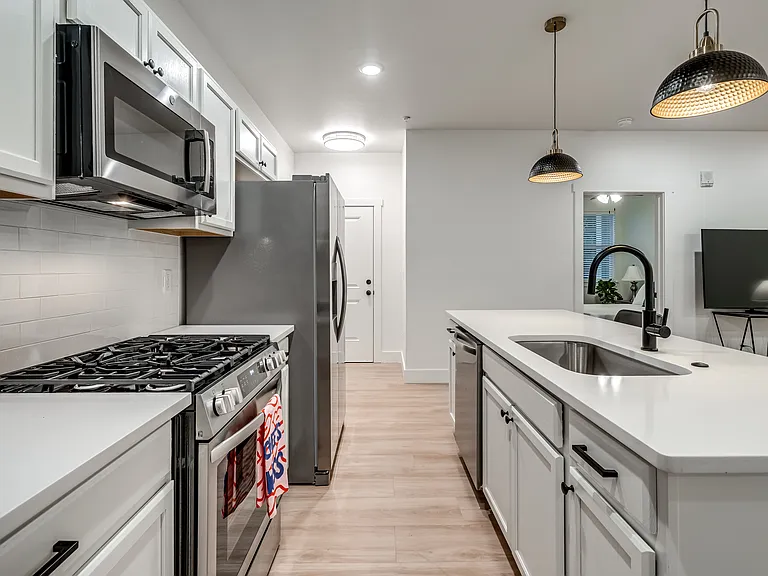 700 Asp Ave #3 — Photo 6