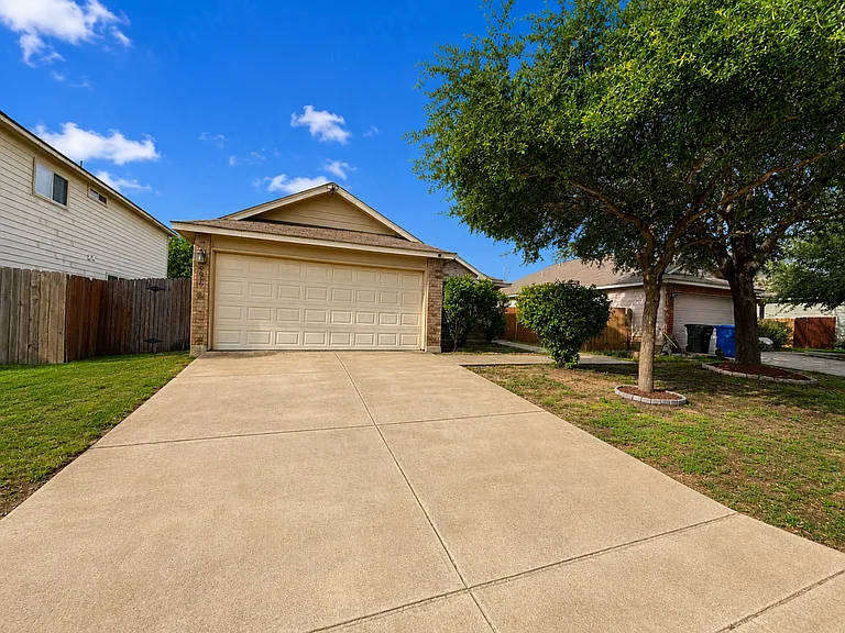 8610 Laguna Rio — Photo 1