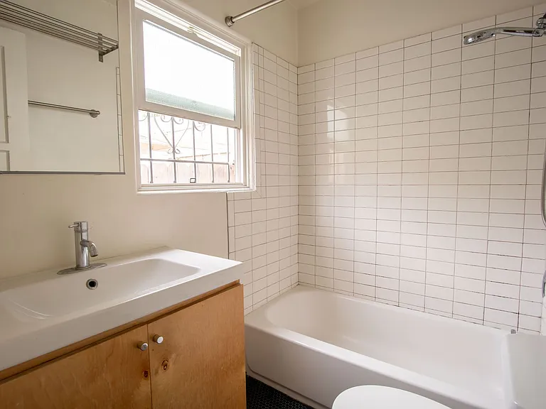 4072 Meade Ave — Photo 8