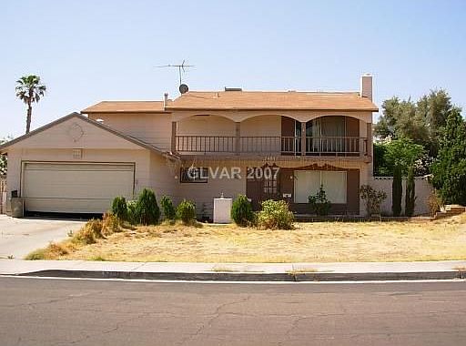 1st image of 2481 Capistrano Ave
