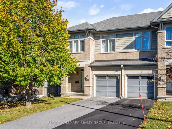 938 Fletcher Cir, Ottawa, ON K2T 0B7