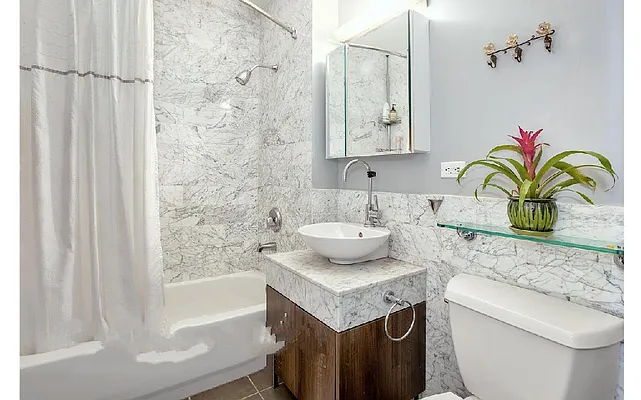 Rented by Level Group | media 29