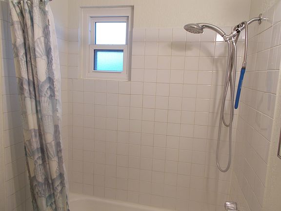 4th image of 4335 N 15th Ave APT 2