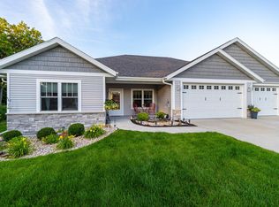 660 Lake View Ave, Merrimac, WI 53561