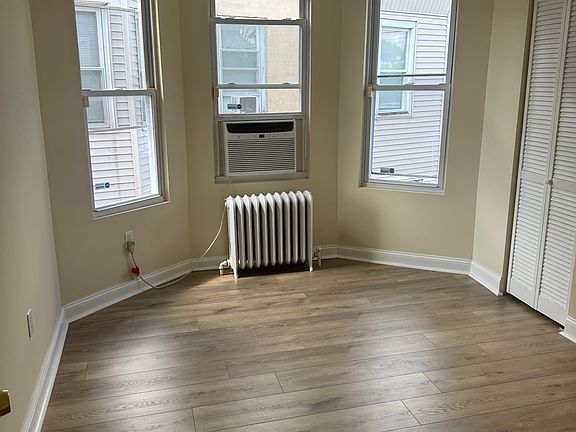 3rd image of 227 Lindley Ave