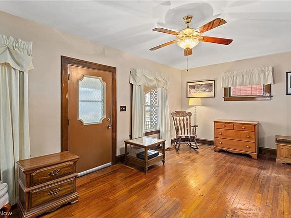 4th image of 2153 Mars Ave