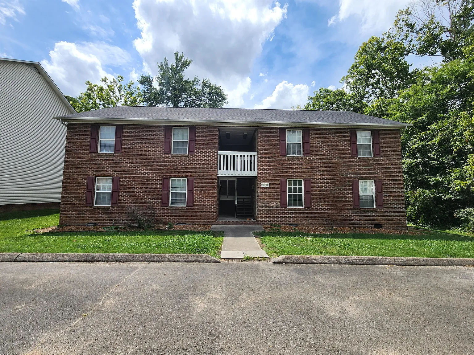 1300 Byrne - A — Photo 1