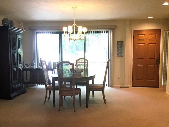 3rd image of 390-2 Windward Ln