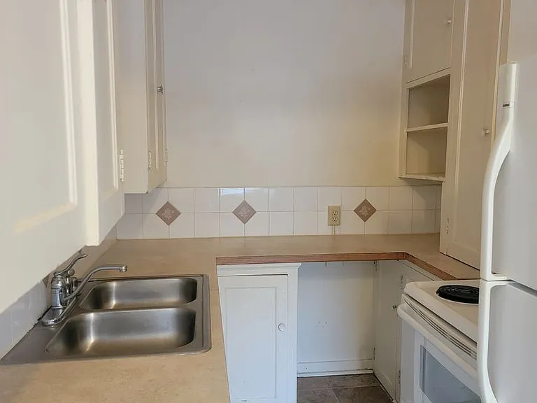 Mercedes Apartments — Photo 3