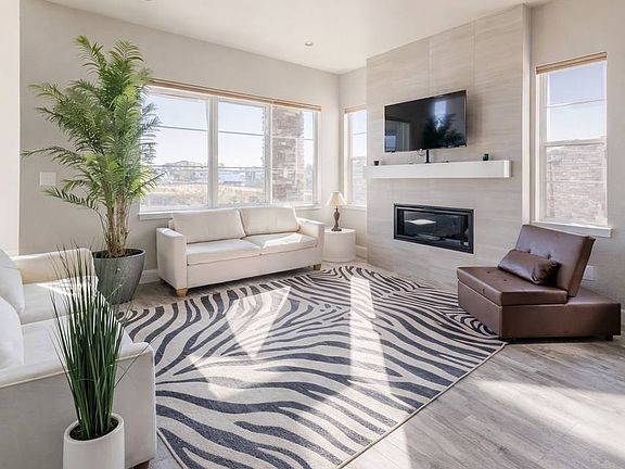 3rd image of 6338 N Lisbon St #3