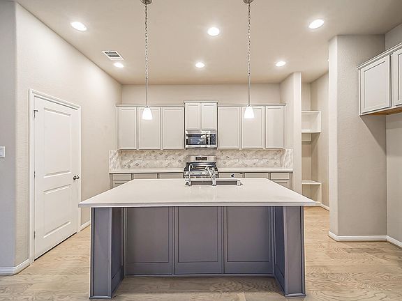 5th image of 2622 Ocean Key Dr