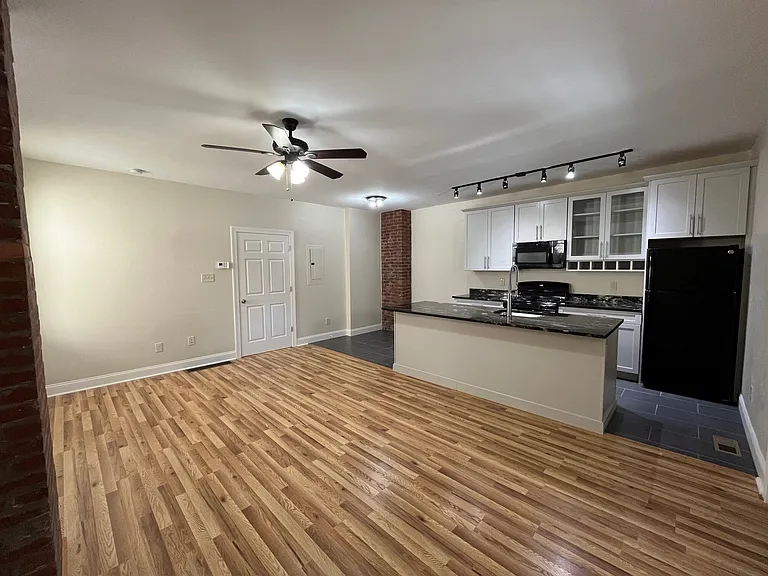 4924 Centre Ave — Photo 29