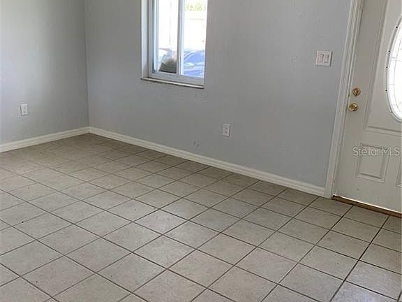 3rd image of 8661 Aero Ave