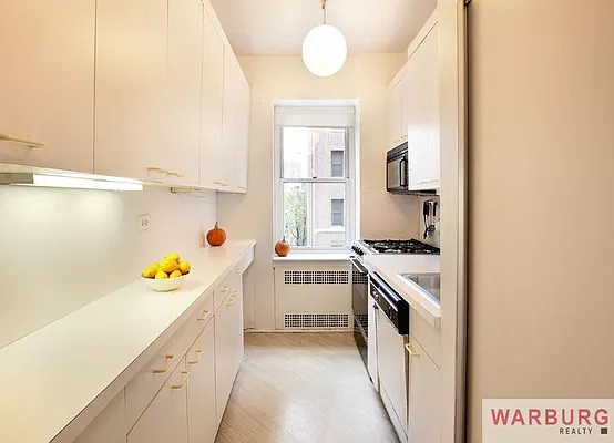 Sold by Warburg | media 12