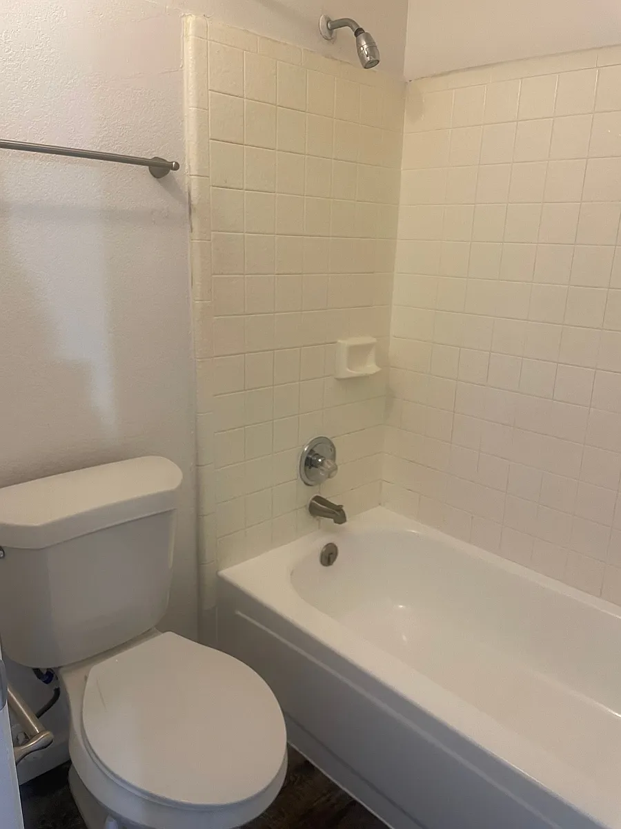 Building Photo - 4450 E Pikes Peak Ave #235