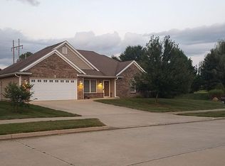 3813 Flatwater Dr, Columbia, MO 65202