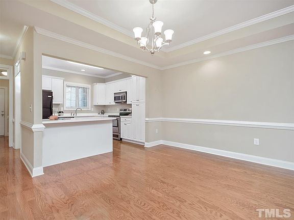5th image of 236 Lakepark Cir