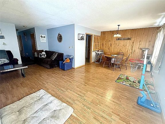 4th image of 315 W 4th St APT B