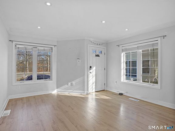 4th image of 61 Riverside Ave #1