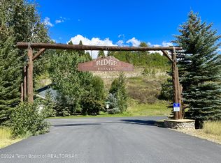 10 Meadow Ridge Rd, Alpine, WY 83128