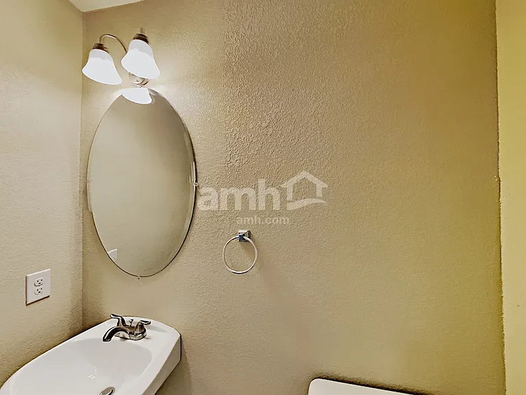 4137 Halifax St — Photo 10