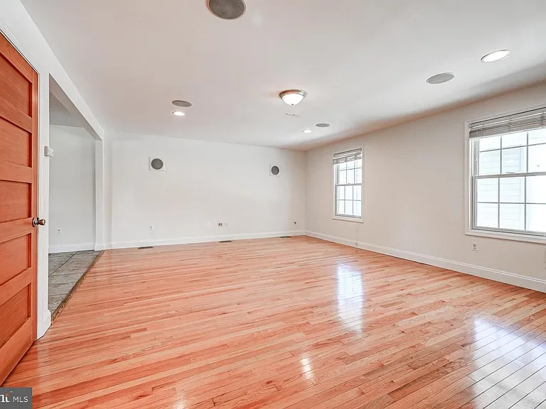 5404 Arcadia Ave — Photo 5
