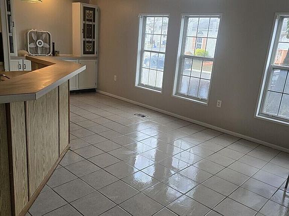 3rd image of 106 Seattle Slew Drive #152