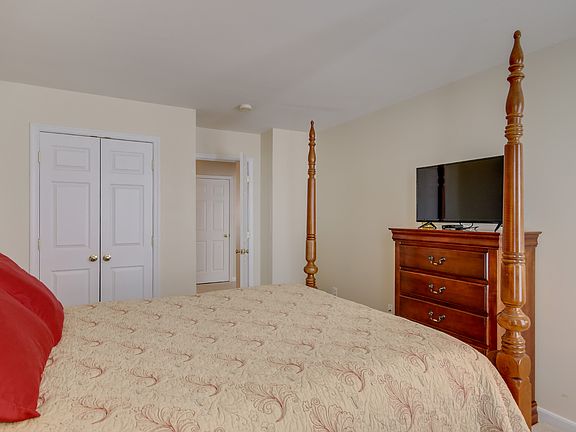 2nd image of 11 Colechester Ct