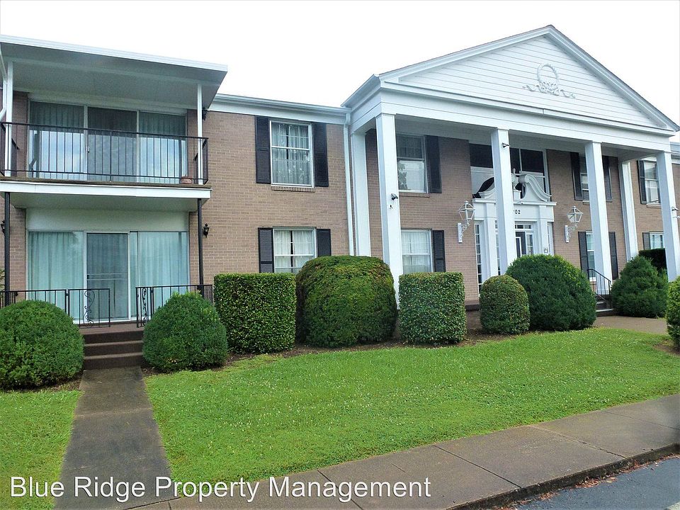 1st image of 202 University Pkwy #4