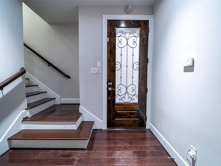 4008 Barnes St — Photo 2