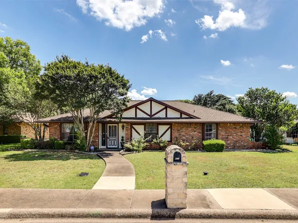 932 Foxwood Dr, Desoto, TX 75115