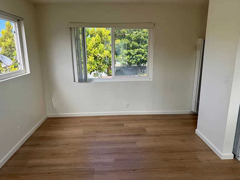857 1/4 Missouri St — Photo 10