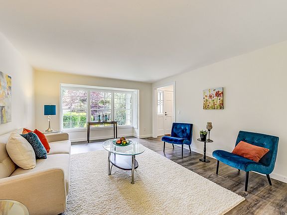 5th image of 23918 SE 42nd Pl