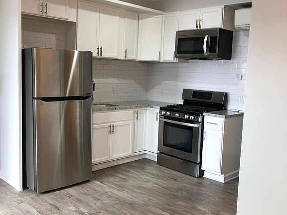 2nd image of 834 Hilldale Ave #3/4