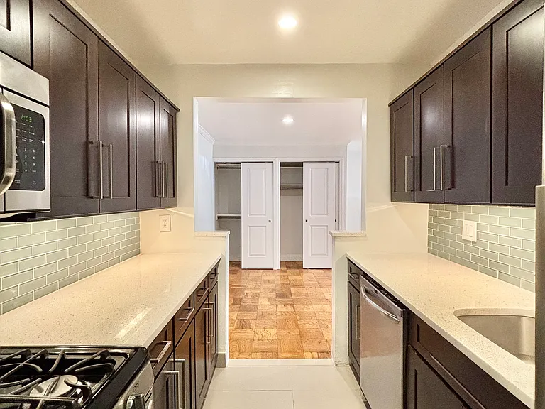The Chalet Apartments — Photo 31