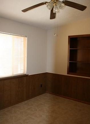 4th image of 5704 Sarah Anne Ave