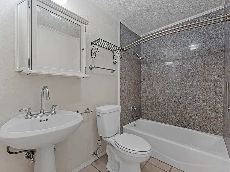 9622 Oak Springs Dr — Photo 16