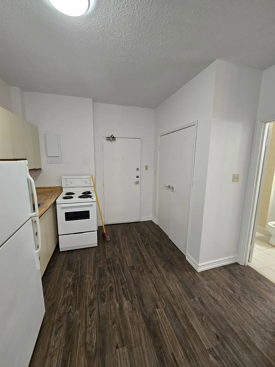 Building Photo - 49 Willow St #B2