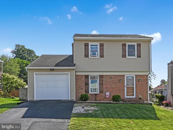 221 Marion Ter, Ephrata, PA 17522