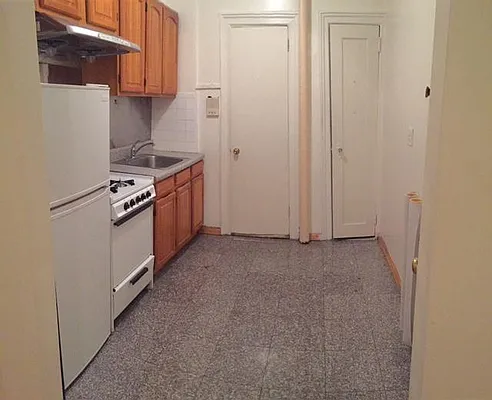 Rented by Douglas Elliman | media 16