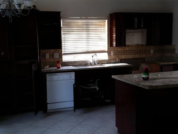 3rd image of 2539 W Sweet Ave