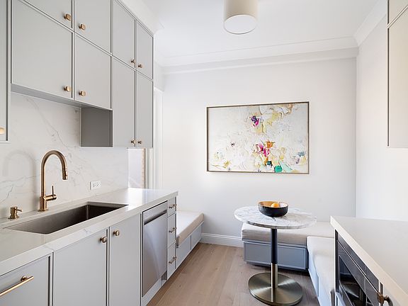 4th image of 433 W 34th St APT 9G