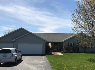 4163 E Countryview Dr, Byron, IL 61010