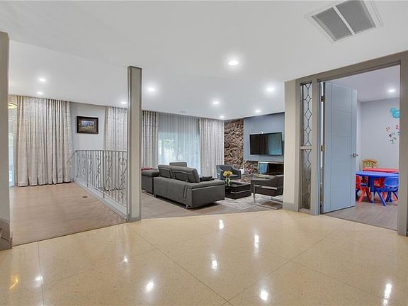 3rd image of 16018 Londelius St